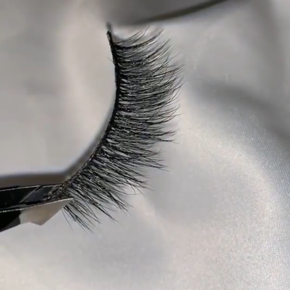 Goddess style strip lashes